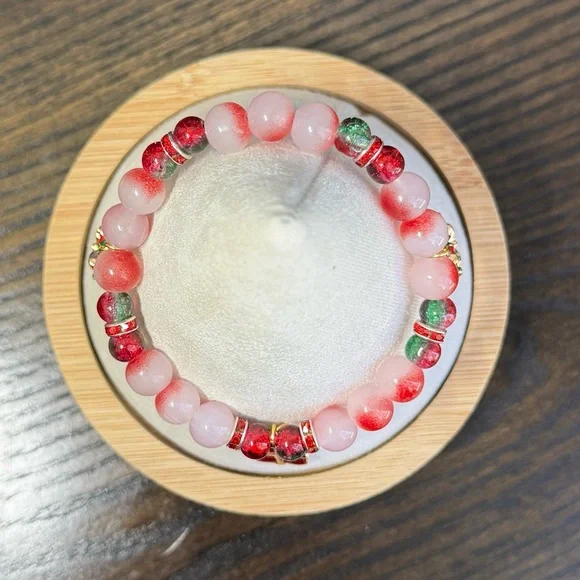 Elegant Red and Green Beaded Bracelet with Gift Charm Christmas Gift Stretchy - Picture 2 of 4